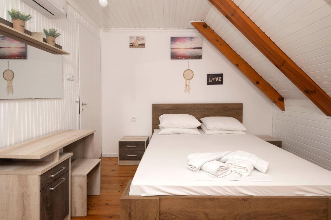 Appartamento Giorgos House Attic Gialova Esterno foto